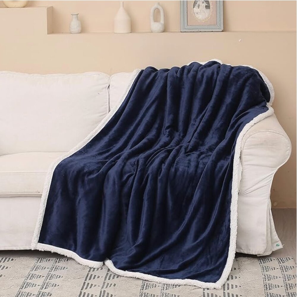 Catalonia Premium Sherpa Throw Blanket - Picture 4 of 8